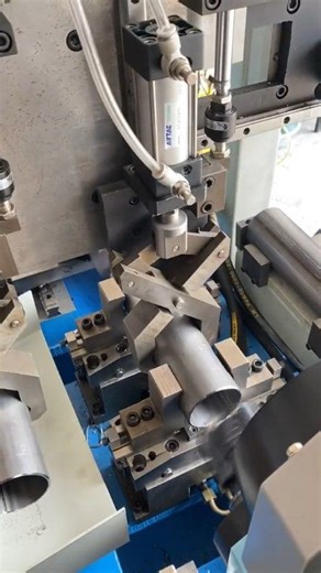 #metalworkingtools #chamfer #chamfering #robotarm | SimekMachinery