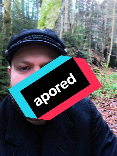 Exploring Libertarian Humor with Apo Red