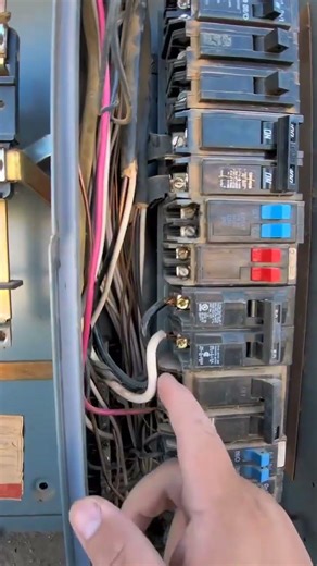 Faulty Breaker Warning ⚡ What Homeowners Should Know
