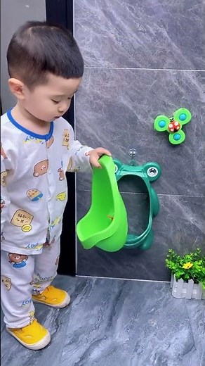 Fun & Easy Potty Training – The Frog Urinal Boys Love!