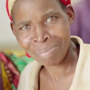 #ZeroHunger hat das Gesicht einer Frau ️‍♀️. Frauen tragen die Verantwortung für den Großteil der Nahrungsherstellung und -zubereitung ‍‍. Gleichzeitig sind sie aber anfälliger für Mangelernährung, was sogar Folgen für zukünftige Generationen haben kann. Deshalb kann es nur #ZeroHunger mit Geschlechtergleichstellung geben. | World Food Programme | Facebook