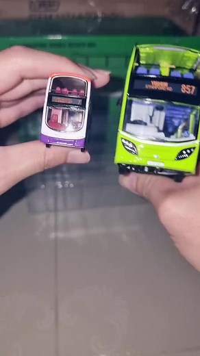 Unboxing Double Decker Singapore Diecast Bus Model 1/64 Scale