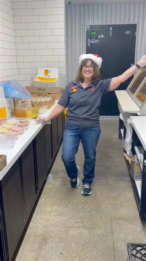 Fueling up on holiday cheer at Taylor’s ⛽️🎄 #HolidayCheer | Taylor's