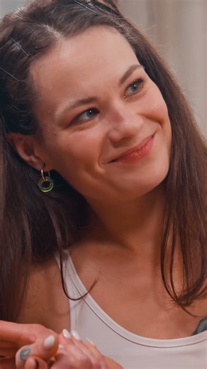 ACTIVE FULL BODY STRETCH | LOVINA & MARIA TRAIN OKSANA AT HOME