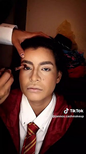 Harry Potter Cosplay 🪄✨✨✨ . . . . . #makeup #makeuptutorial #makeupartist #cosplaymakeup #makeupcosplay #harrypotter #harrypottermakeup #harrypottertiktok #mua #muasupport #mexicanartist