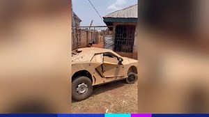 92K views · 847 reactions |  Etsenumhe, 18 ans, a passé deux ans à construire une voiture inspirée d’une Lamborghini, avec du carton et un moteur de moto. Et elle roule vraiment. | 20 minutes online | Facebook