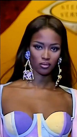 NAOMI CAMPBELL ✨ Versace FW 1991 — Legendary Runway Moment