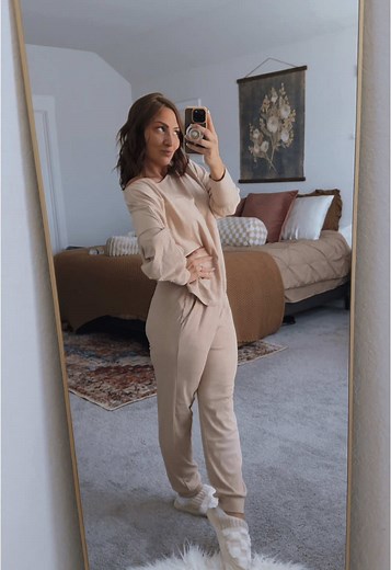 Ellen DeGeneres Pajamas Set for Cozy Monday Looks