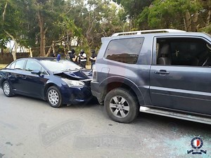 A joint operation by the Police Drugs Squad, Special Intervention Unit and the Cospicua District Police yesterday, led to the arrest of a 31-year-old man who resides in Cospicua. The operation started at about 1800hrs when the Police followed the man and blocked his vehicle in Kottonera road, Cospicua. The man was arrested by the Police Special Intervention Unit when he crashed into two Police cars while trying to flee the scene. Following a search inside the mentioned vehicle the Police discove