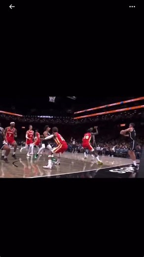 The Basketball Doctors on Instagram: "NBA Injury Alert . Trae Young . What do you think he injured? . It was a contact injury looks like a MCL sprain and because his foot was not as planted could be grade 1/2 not a complete MCL tear. . Comment below what you guys think!"