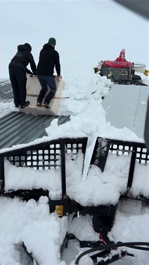 A snow removal mechanism 😅 Watch the full video on my channel! #iceland #snow #winter #vlog #life