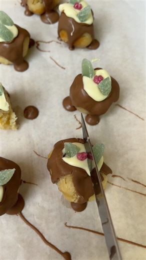 17K views · 29 reactions | CHOC MUD CAKE CHRISTMAS PUDDINGS: if a...