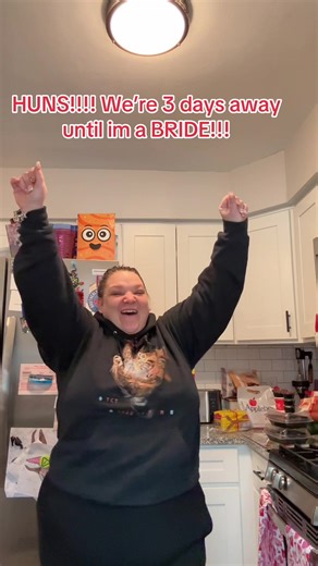 Huns!! Only 3 more days until I marry everyone’s favorite hun!! HAVE A DELICIOUS DAY HUN! #goodmorning #bride #philly #happy #haveadeliciousday