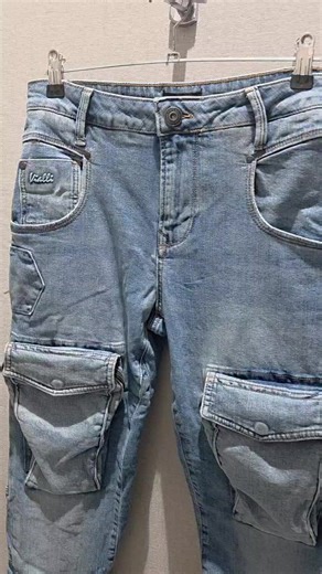 Built for the grind, styled for the spotlight 💙🔥 Utility meets drip with these rugged cargo denim jeans — bold details, street-ready attitude, and premium comfort all in one. #DenimGame #StreetStyle #sama28 #streetwear #viallijeans