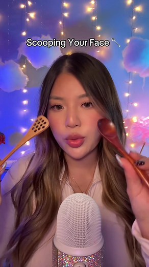 Honey spoon scoops or wooden scoops 🥄 #asmr #asmrmouthsounds #asmrsounds #personalattention #fyp