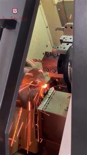 🔧 Tool Wear vs Tool Breakage | CNC Machining Explained | Quick Guide 🛠️