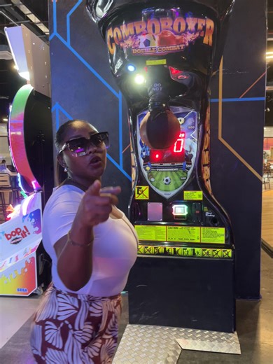 Mo Pas Tousel: Un Voyage Comique avec Christelle