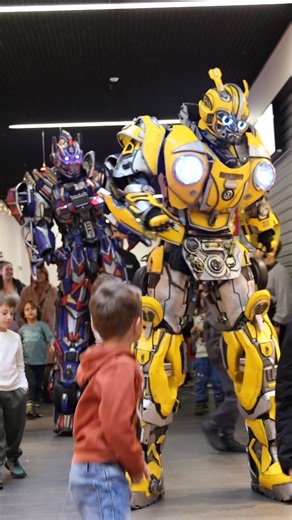 Retour sur Iron Sparks ✨ Le spectacle de robots « Iron Sparks » a enthousiasmé les visiteuses et visiteurs le 28 novembre 2025 à l’Esplanade Centre. L’animation est désormais terminée – la vidéo vous propose quelques impressions de cet événement spectaculaire. | Esplanade centre