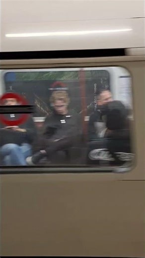 Bakerloo Line 1972TS 3246 Arriving Paddington