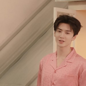 250322 HLA weibo update (Gif 1) What is the comfort of summer? Breeze, green leaves, cold soda, Comfortable and skin-friendly white inner wear, Home clothes that are blown up by the wind and blend into you, Summer comfort is here. Hailan Home Underwear Spokesperson Chen Zheyuan - The same summer goodies are now available #陈哲远海澜之家内衣代言人 #海澜之家内衣夏季上新 #海澜之家内衣2025春夏系列 #ChenZheyuan #HLA | Yuanbao for Chen Zhe Yuan - 陈哲远