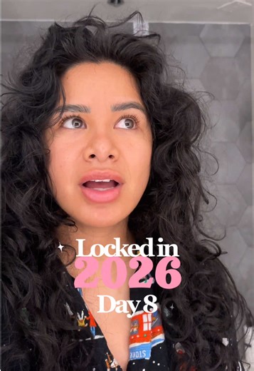 I can definitely feel a change happening!! #reinventingmyself #lockedin #stepsgoal #10000stepsaday #momlife