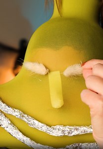 Watch the step by step process of a realistic Grinch mask! | 5-Minute Crafts Play