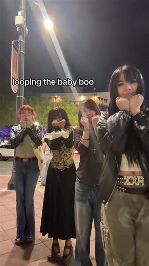 jae (@jaenakos)’s video of looping the room