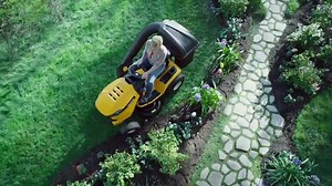 The only job is a job well done. Welcome to Strongsville. Experience Cub Cadet Strong. | Cub Cadet Canada