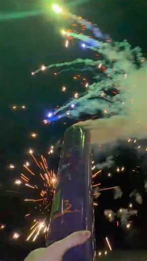 ALIEN AK47 ROMAN CANDLES