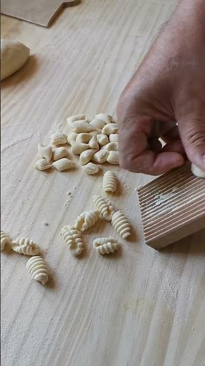 Making homemade Sardinian Gnocchi (malloreddus)