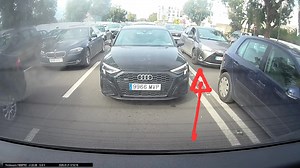 Respecter un code de la route est une des premières preuves du respect des règles de la vie en général, du respect de ses enfants , de sa femme , de son mari , de ses frères et sœurs, parents, des personnes âgées, des voisins , des contrats, du pauvre et du riche , le respect de SOI - MÊME, le reste n'est que utopie. | Aboubakr Mezzour