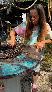 337K views · 3.4K reactions | Making a wreath! #wreath #wreathmaking #handmade #littlehelper #granddaughter #facebookreel | The Grapevine Lady | Facebook
