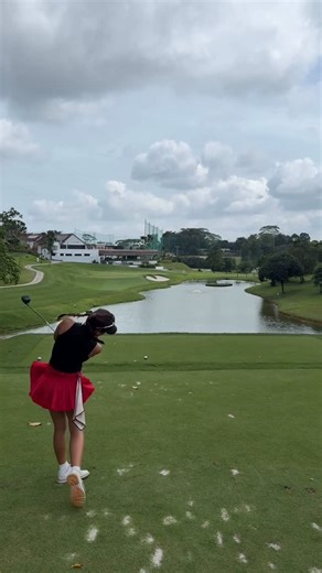 Eileen Mah | The rare time when you flushed your wood and the flight behind started clapping for you 🥹 I love golf 🤍 #golf #golfswing #golfgirl... | Instagram