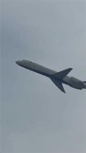 Boeing 717 Delta Airlines TAKEOFF