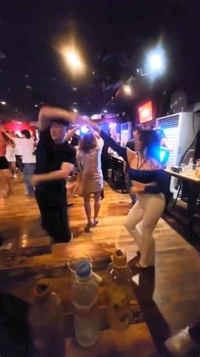 즐거운살사댄스#라틴댄스#살사댄스#홍대#행복한#즐댄#장우석작가#댄서 #정신건강 #인생은행복해 #회복아티스트#50대댄스 #즐거운#홍대보니따 #취미#salsadance#9