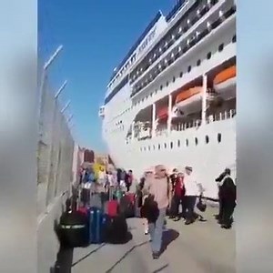 71M views · 514K reactions | Un impactante video muestra como los barcos se estrellan en las costas como llegada de su destino final. | Canal 10 Nicaragua | Facebook