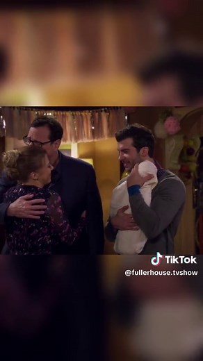 PART 17/18 ✅ S1E1 #fullerhouse | stephanie pregnant fuller house