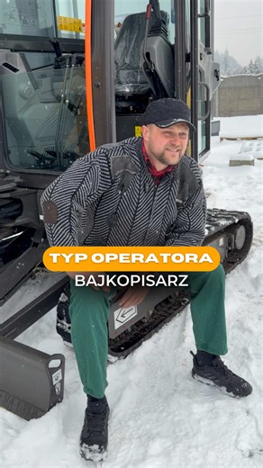 Przedstawiamy kolejny typ operatora tym razem…Bajkopisarz. Chyba każdy z nas zna takiego jednego. Na budowie, na robocie, wszędzie. Historie większe niż koparka, prawda… no, powiedzmy bardziej „elastyczna”. Znasz? Oznacz w komentarzu 👉 _____________________________ Introducing another type of operator this time… the Storyteller. Pretty sure we all know one. On the job, at work, everywhere. Stories bigger than the machine, the truth… well, let’s call it “flexible”. Know one? Tag them in the comm