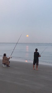 E hoje aquela pescaria na Praia com direito a lua 😃⛱ | Nosso Litoral