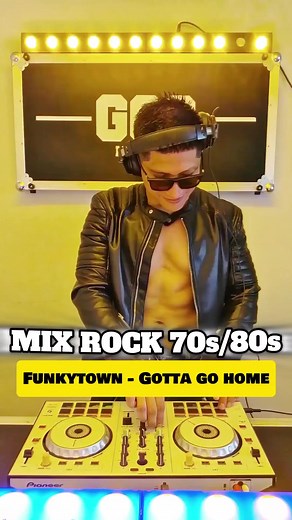 Viajamos a los 70s80s el rock no puede dejar de sonar en tu fiesta #disfruta #bailaconmigo #mix #70s80s90s #rock80s ##baila #diviértete #disfruta #lamusicaesvidaaaaa🎶🎤🎷💣❤