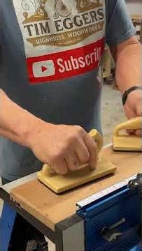 Making a groove with an electric router #shorts #carpentry #woodworking #woodwork #tools