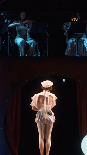 Le Petit Cirque, une création originale de @pommeofficial, @____marielaura et @_yoannbourgeois Captation filmée par la @blogotheque au Festival des @nuitsdefourvière, disponible sur @francetv 🎥 @davidctiborsky 📸 @jefberhin | La Blogothèque