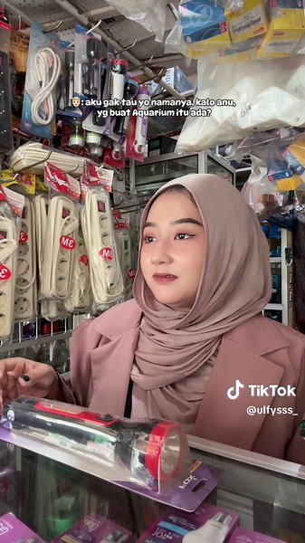 Senter dan Lampu Sorot untuk Konten Kreatif