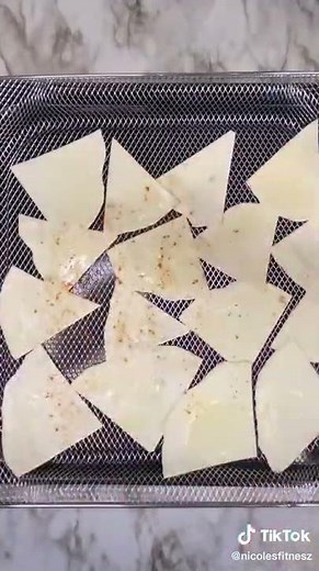 zero carb nachos recipe by @nicolesfitnesz