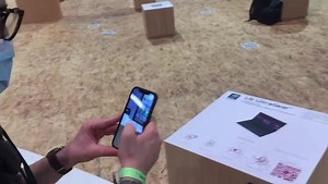 15K views · 148 reactions | Les équipes de 01net TV sont au #CES de Las Vegas pour découvrir les derniers nouveautés tech’. Habituellement, les produits sont exposés, mais cette année, à cause du Covid, c’est un peu plus compliqué…  #CES2022 | 01net | Facebook
