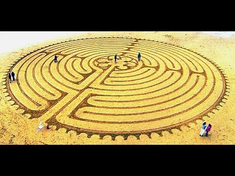 Labyrinthe de la cathédrale de Chartres par Emilie Vincent et Jean-Pierre Pappe