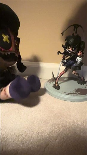 Cyn plushie meets Cyn statue