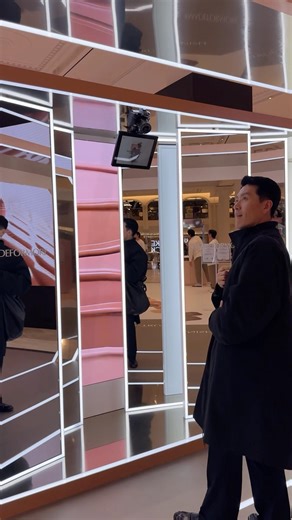 I went to the Estee Lauder POP UP event 👨🏻‍🎨 I got to test the foundation directly from the makeu...