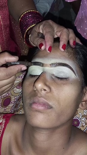 Stunning Indian Bridal Look with Traditional Attire