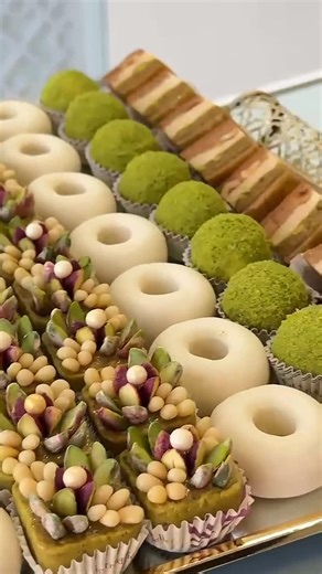 17K views · 254 reactions | Laissez-vous séduire par l’art de la gourmandise signée Pâtisserie Sakka Commandez en ligne sur  www.patisseriesakka.com  Besoin d’informations ? Contactez-nous : 20 30 11 46 / 27 970 016 / 54 240 584 | Patisserie Madame SAKKA | Facebook